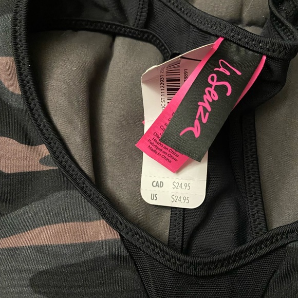 Cute camo sport bra. Size small - Picture 3 of 6